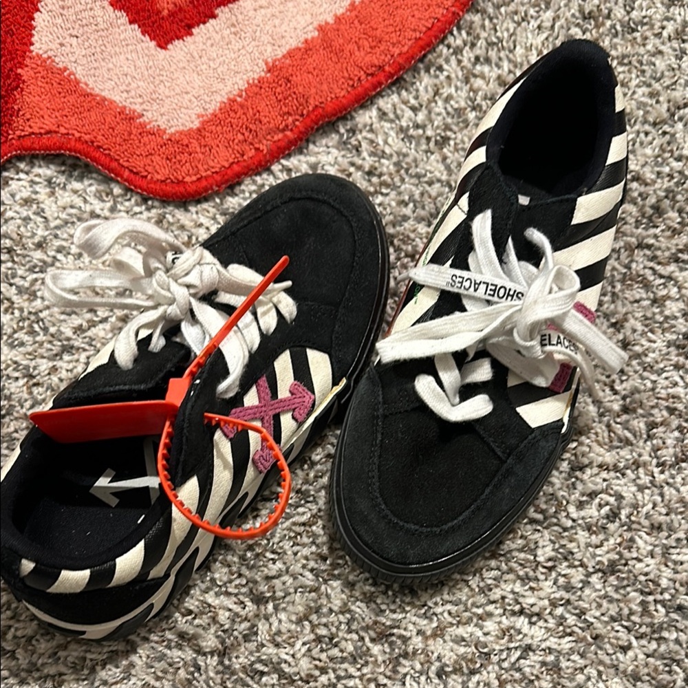 Off-White Black and White Athletic Shoes with Striking Design